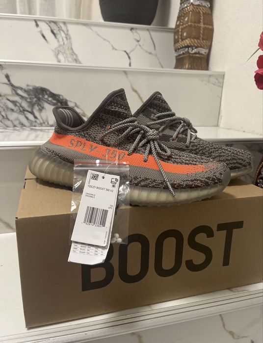 Yeezy 350 v2 Beluga