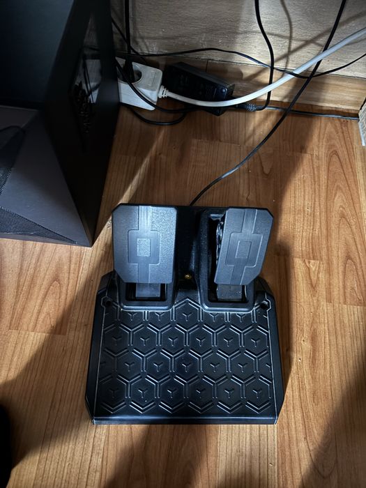 Продавам Thrustmaster T128 перфектен!