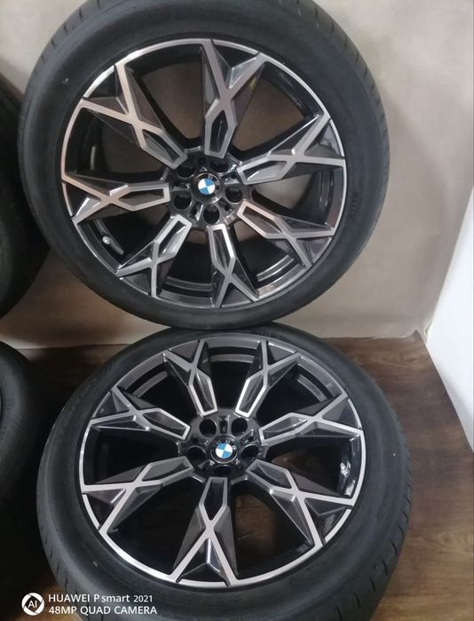Jante BMW Seria 7 G70 pe 20 echipare vara