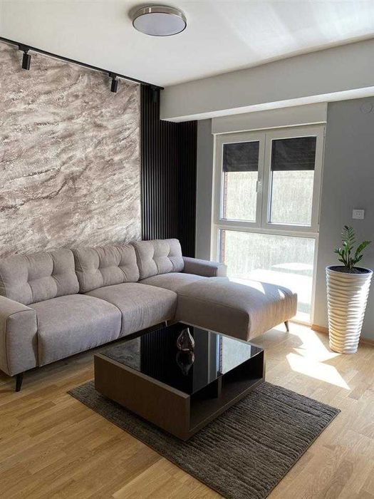 Дава се под наем Двустаен апартамент в Бургас, Център - 56 кв.м за 255 € - Снимка #1