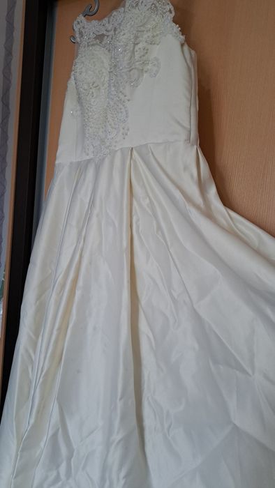 Свадебное платье и вечернее платье