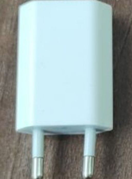 Vând 2 Incarcatoare originale  Apple iPhone,25 lei buc.