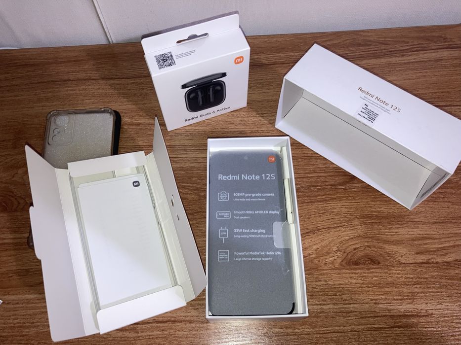 Xiaomi Redmi Note 12S 8/256GB + безжични слушалки Redmi Buds 6 Active.