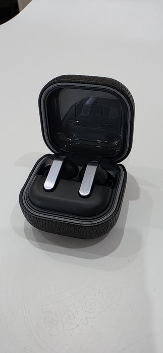 Кожаный VIP Чехол для Samsung Galaxy Buds4 Pro