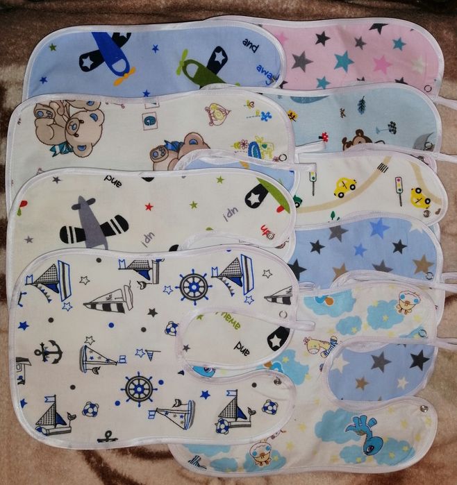 Слюнявчики для малышей