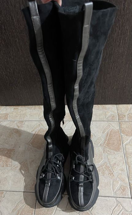 Дълги велурени ботуши