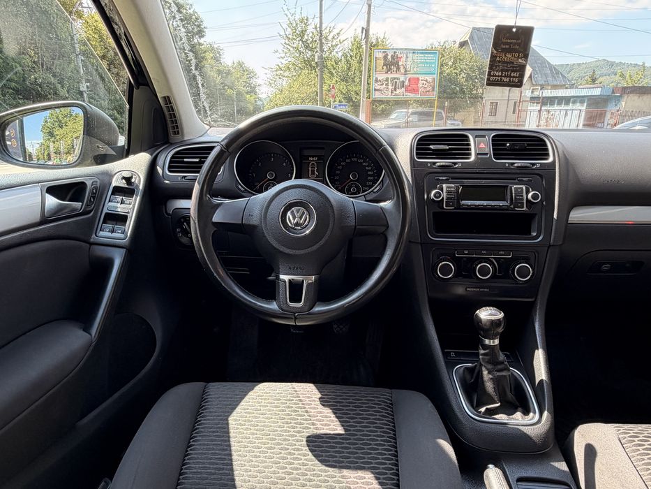 Volkswagen Golf 2013 si in Rate