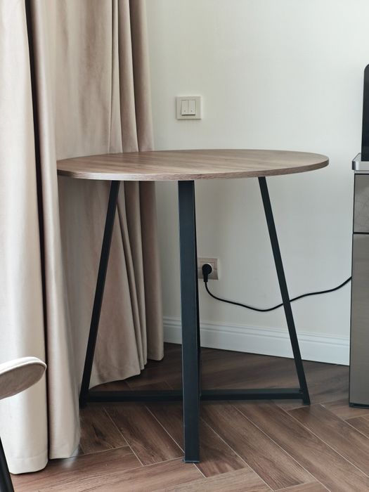 гостиничные столики