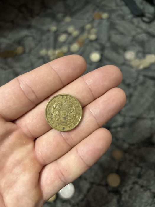 Продаю монеты коллекционные