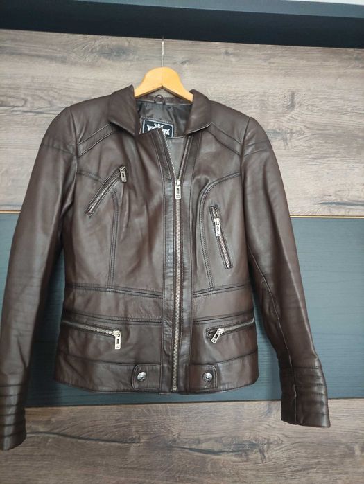 Дамски кожено яке