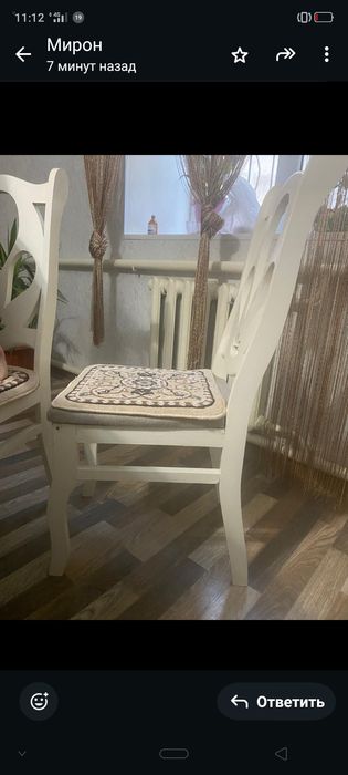 Кухонный стол со стульями