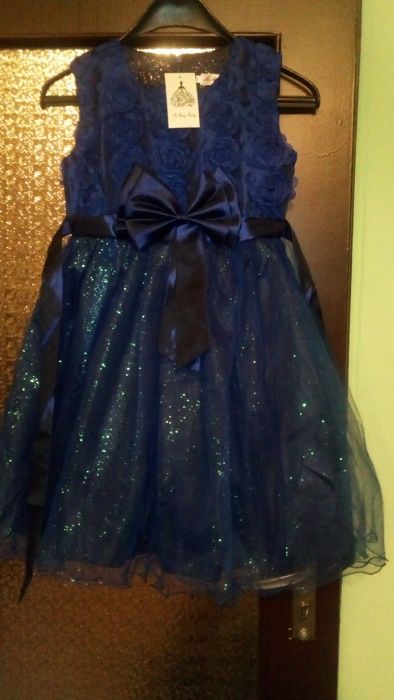 Нова Рокля Принцеса с рози и брокат 7-8 год.