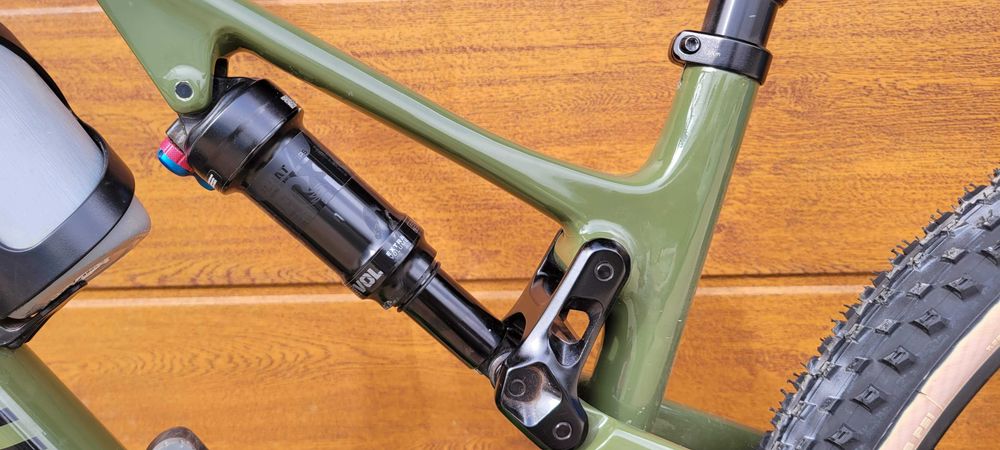 Rocky Mountain Element Carbon - най висок клас карбоново планинско колело с двойно окачване