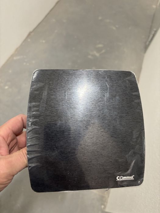 Вентилатор за баня Commel ф120 черен