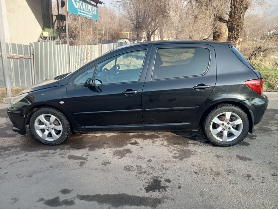 Продам срочно Пежо 307..Автомат