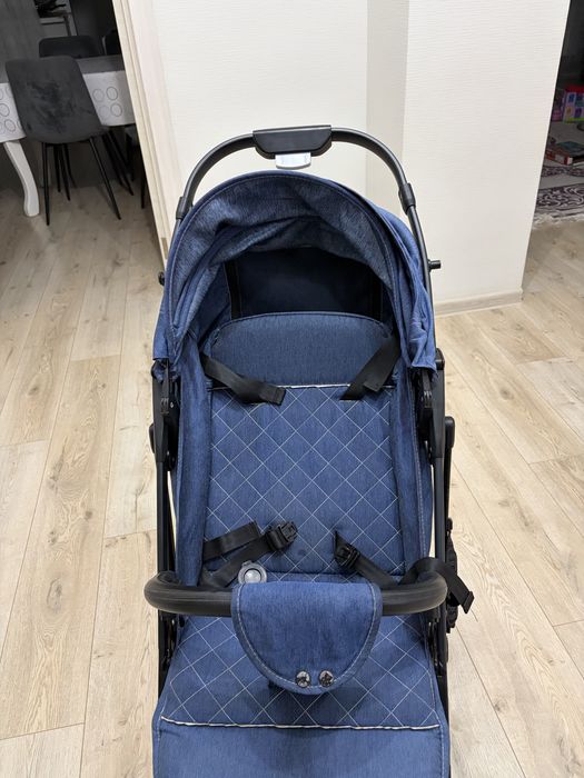 Продам прогулочную коляску