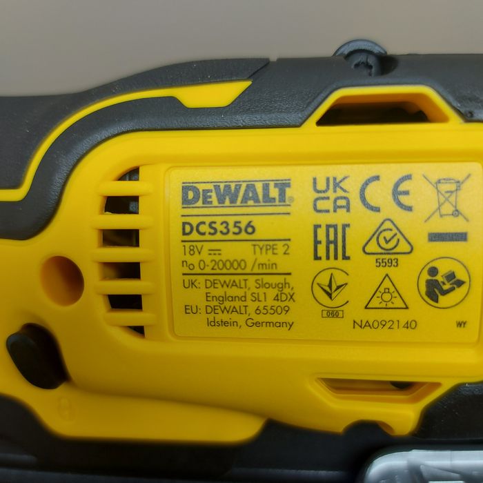 Акумулаторен безчетков мултитул Dewalt DCS356NT