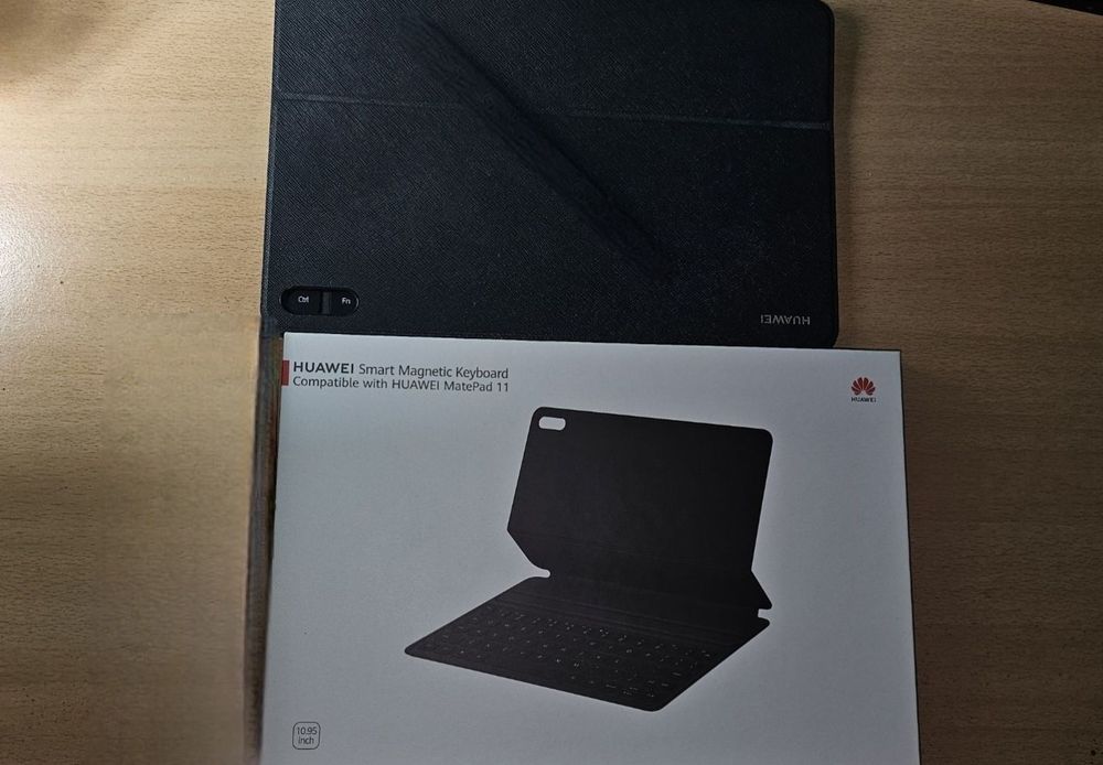 Tastatura pentru Tableta Huawei Matepad 11 Magnetica de vanzare perfect functionali.