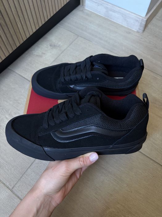 Абсолютно нови оригинални Vans Knu Skool