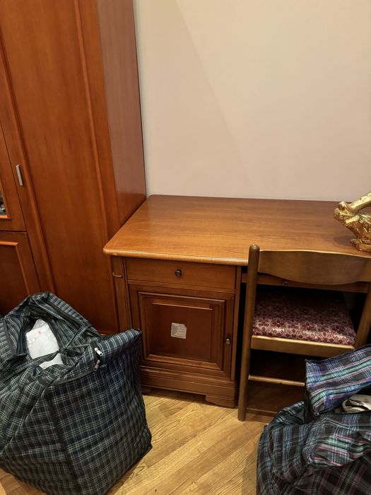 Продаю гарнитур в спальню