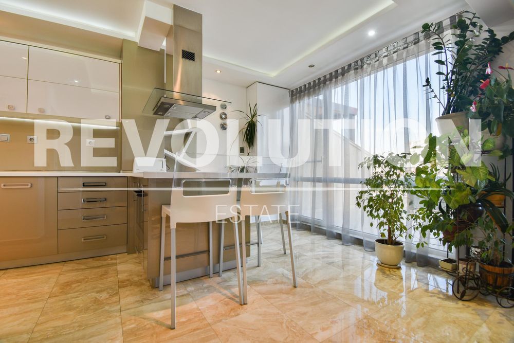 Дава се под наем Двустаен апартамент в София, Витоша - 100 кв.м за 847.62 € - Снимка #3