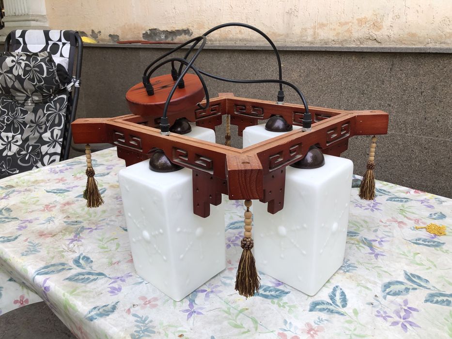 Люстра. Свтильник. На потолок.