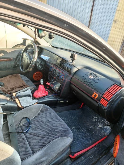 Опель омега Б 1994г.в