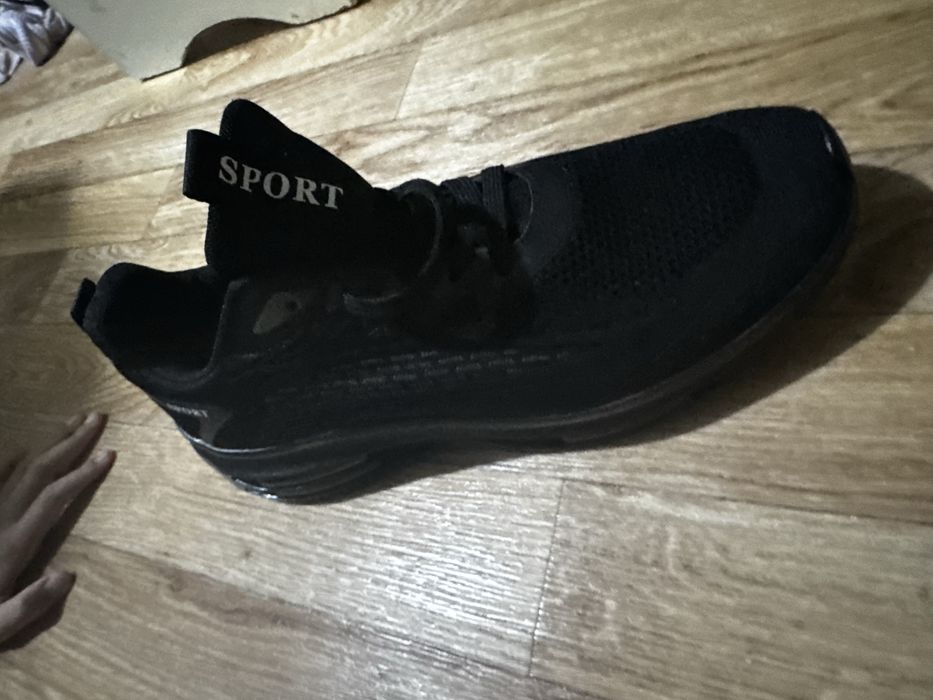 Кроссовки 45р 3500 тг