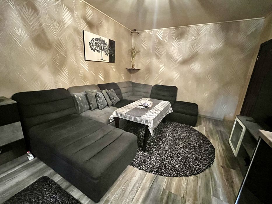 Продава се Тристаен апартамент в София, Толстой - 66 кв.м за 2500 €/кв.м - Снимка #2