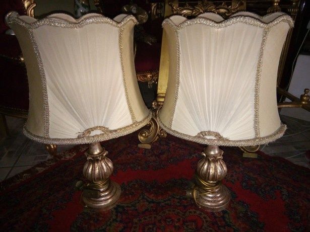 Superb set de 2 veioze vechi in stilul francez Empire cu talpa din lem