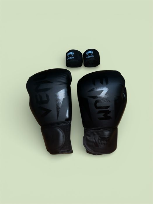 Боксерские перчатки