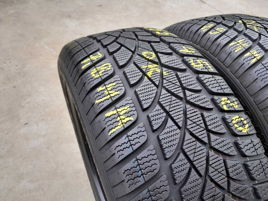 Doua anvelope de iarna 255 45 20 dunlop winter 3D profil 7,5 mm