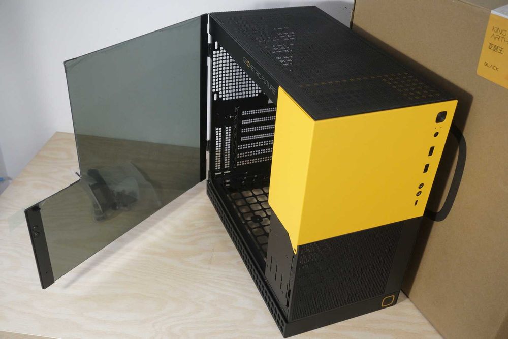 НОВА Компютърна кутия Geometric Future Model 4 King Arthur/ вкл ДДС