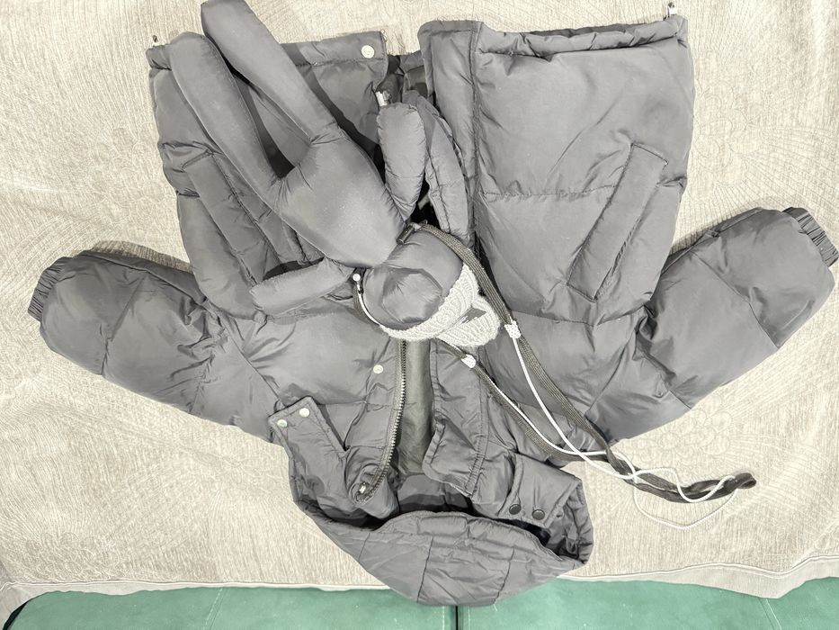 Продам куртки для девочки . размер на возраст 4-5 лет