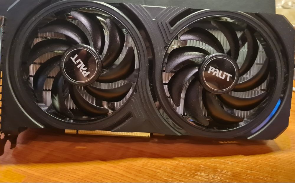 Palit GeForce RTX 4060 Infinity 2 8GB GDDR6 – Отлично състояние