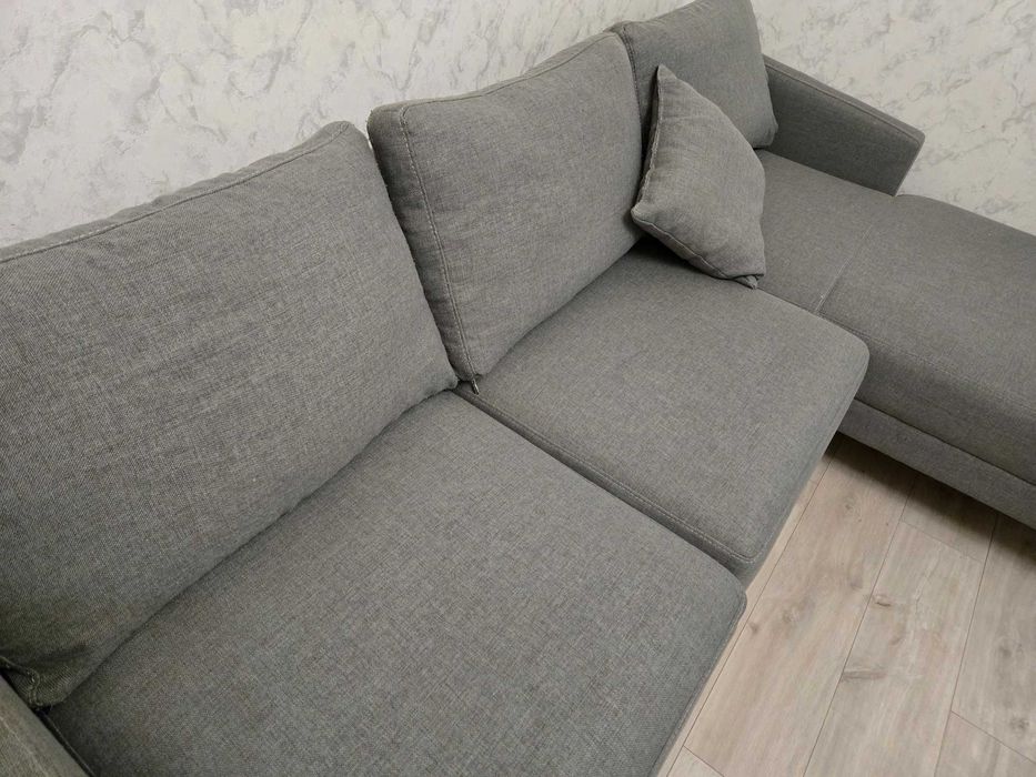 Диван в гостингу