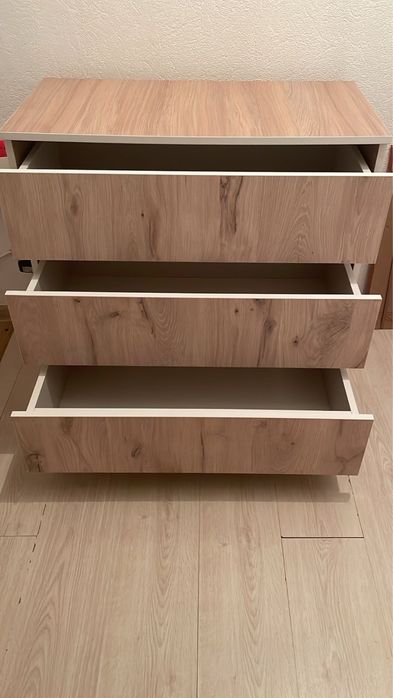 Шкаф тумба три отделения