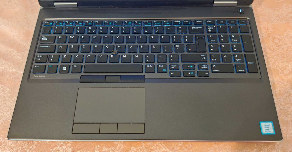 4K Ultra HD/Core i7-9850H/16GB RAM/512 SSD/Quadro Т1000/Precision 7540