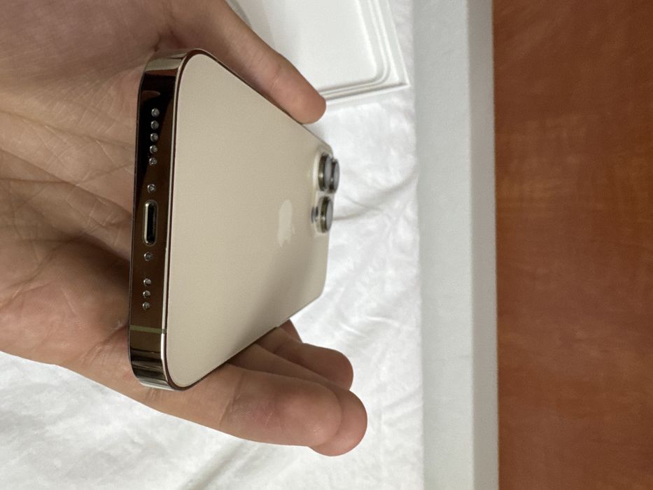 Iphone 14 pro gold