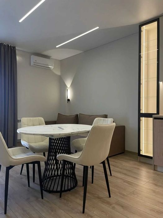 Дава се под наем Двустаен апартамент в София, Център - 60 кв.м за 397.8 € - Снимка #1