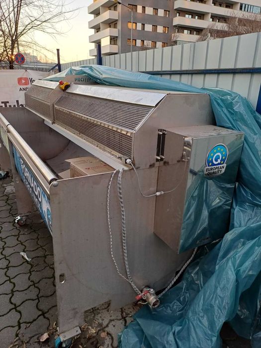 Aparat spalat covoare TORNADO P-3300 inox / NOU