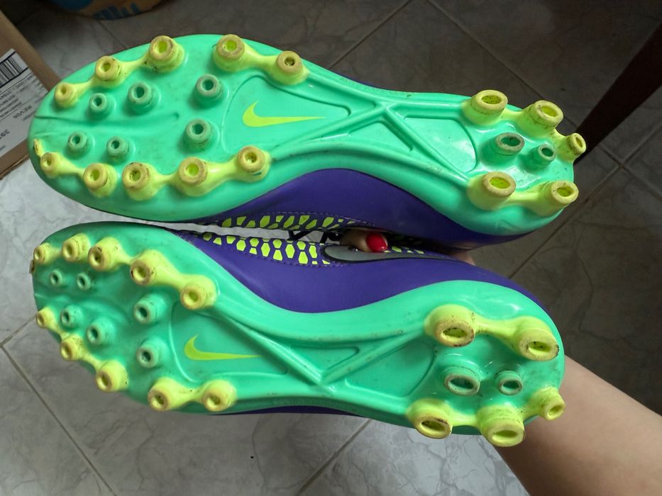 Мъжки обувки за футбол