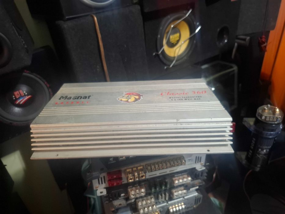 statie amplificator subwoofer auto 1000w de la magnat