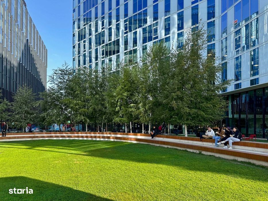 Rezervați un loc de lucru în Spaces Business Garden
