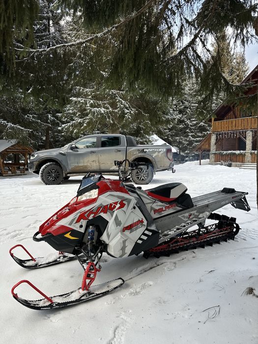 Snowmobil Polaris Khaos