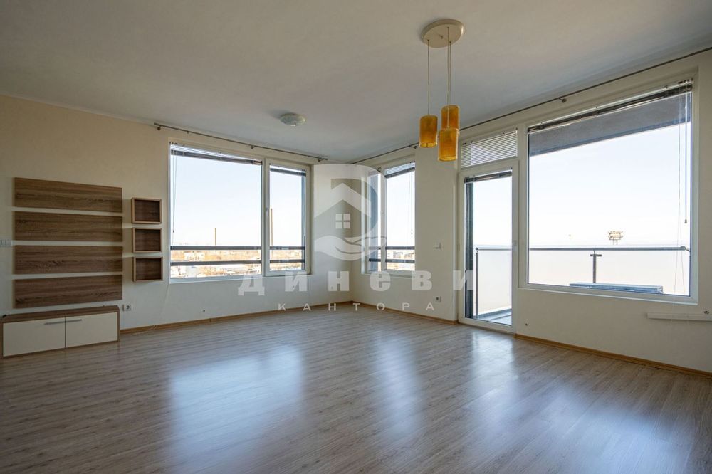 Тристаен апартамент в Кършияка