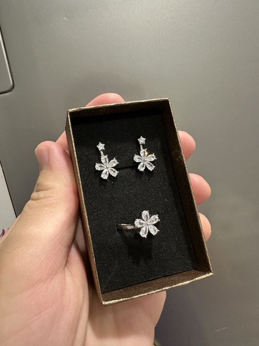 Продам комплект серебро 925проба серебро