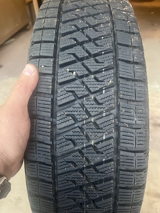 205/65/16С бусови гуми не различими от нови