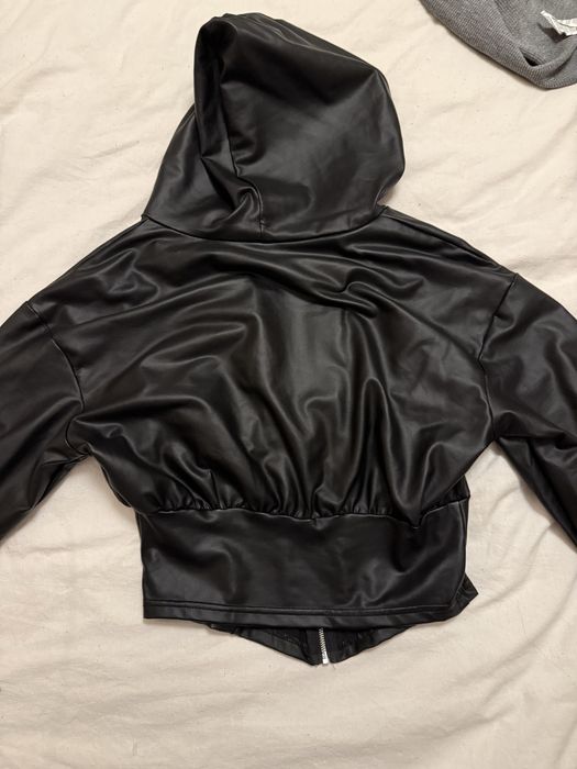 Черно горнище от еко кожа размер S