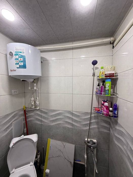 Чирчик шахрида 1 хона квартира сотилади.  Ремонлари яхши